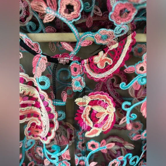 Ali Miles Paisley Sheer Embroidered Top Size S - Picture 4 of 8